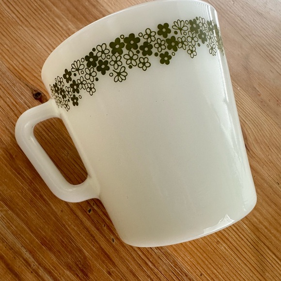 Set of 2 Pyrex spring blossom vintage mugs - Picture 2 of 3